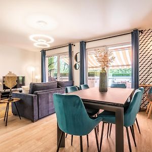 Appartement à 2 Chambres à Coucher