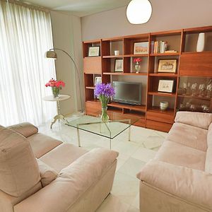 Appartement à 3 Chambres à Coucher