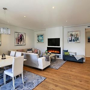 Paradise Apartment By Lovelystay
