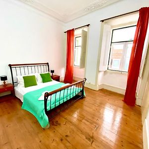 Artdeco Chiado 4 - Large Comfortable Double Room With Shared Bathroom