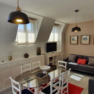 Appartement à 2 Chambres à Coucher