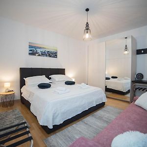 Appartement à 2 Chambres à Coucher