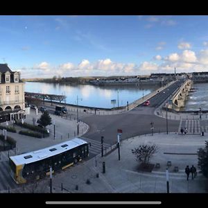 Les Mansardes du centre ville ,vue Loire