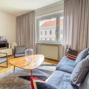 Appartement à 3 Chambres à Coucher