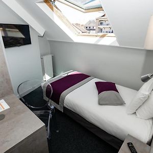 Chambre Petite Mansardée Simple