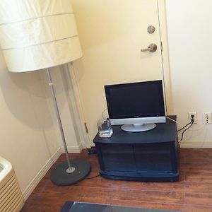 Studio Lit King-Size