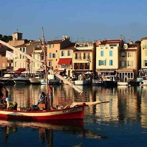 Magnifique Studio Cassis