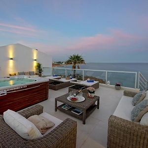 Villa au Bord de la Mer