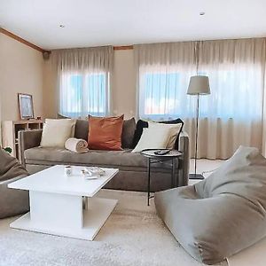 Appartement à 3 Chambres à Coucher