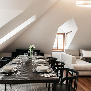 Appartement à 2 Chambres à Coucher