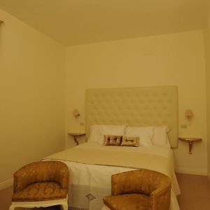 Elegant Flat Spanish Steps