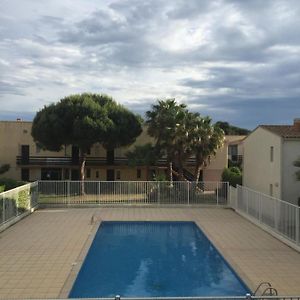 Appartement très proche naturiste, chic, piscine