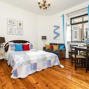 classy&modern amzing double room 4 in Central Lisbon, Marques de Pombal