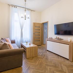 Ar Apartments