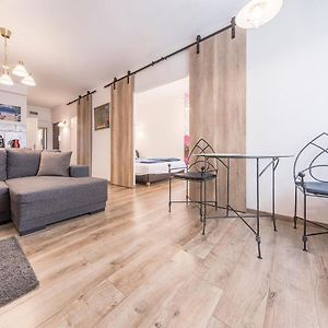 Sandra Apartment Close To Chain Bridge