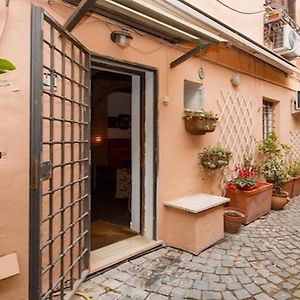Independent With Garden Heart Of Trastevere John Cabot