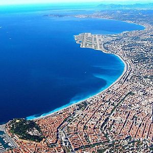 Studio neuf 25 m2, terrasse 35 m2 proche port Nice, Centre ville