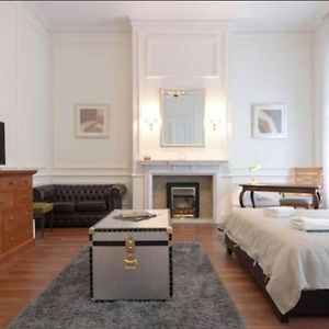 Luxury Art Deco Suite Close To Museum Of Fine Arts