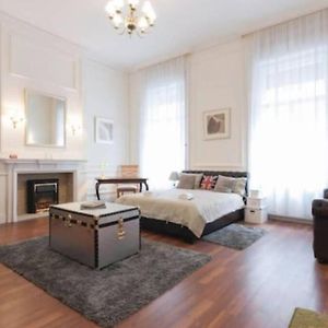 Appartement à 3 Chambres à Coucher