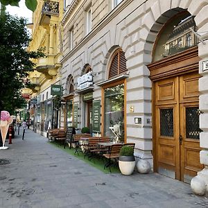 Real Deluxe Next To Danube