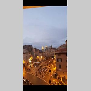 Appartement front Vieux Port tout option jacuzzi