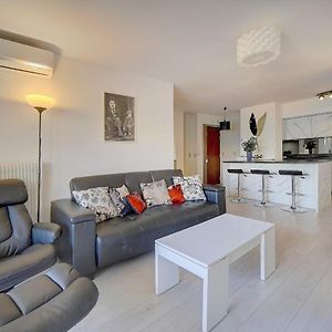 Immogroom - 2 Br- Bright - Terrace - Wifi - Air Conditioning