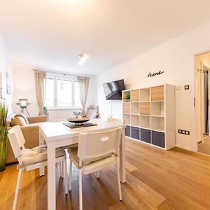 Appartement à 2 Chambres à Coucher