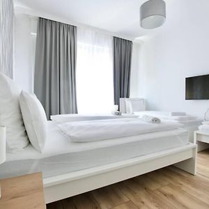 Appartement à 3 Chambres à Coucher