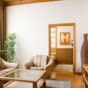 Appartement à 2 Chambres à Coucher