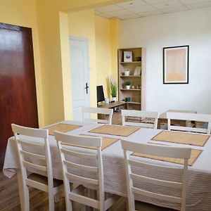 Appartement à 3 Chambres à Coucher