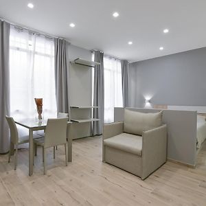 Appartement à 2 Chambres à Coucher