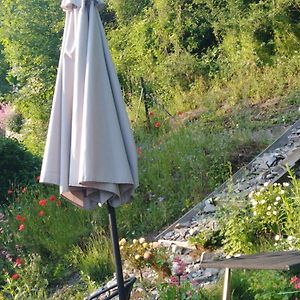 Un studio à louer ds un endroit calme près de la ville de Dinant