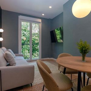 Big 4 Rooms In A Centric Home Parking Included