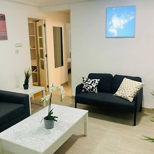 Appartement à 3 Chambres à Coucher