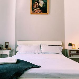 Maria Magdalena - Room 6