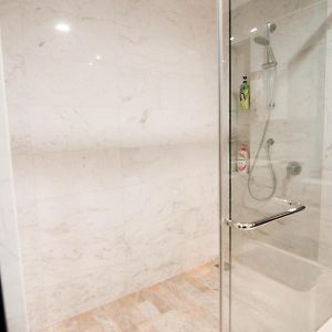 Suite à 2 Chambres à Coucher