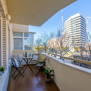 Wintowinrentals Teatinos, Metro, Free Parking & Pool.