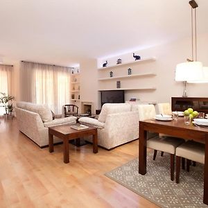 Appartement à 3 Chambres à Coucher