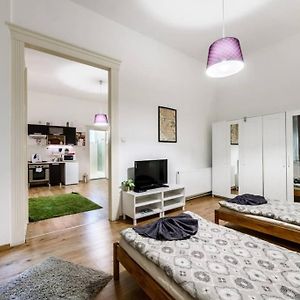 Appartement à 2 Chambres à Coucher