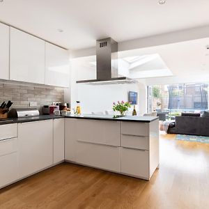 The Jericho Retreat - Bright & Spacious 4Bdr Home With Garden