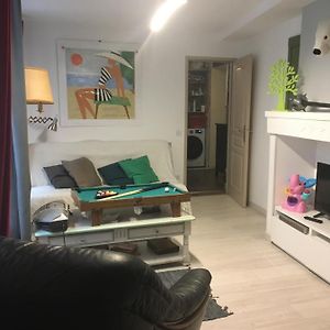 Appartement à 2 Chambres à Coucher