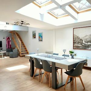 Appartement à 3 Chambres à Coucher