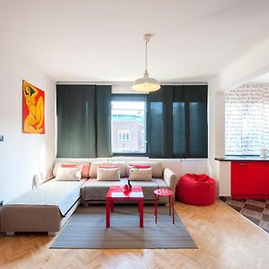 Appartement à 2 Chambres à Coucher