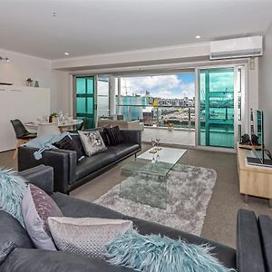Qv Elegant Modern Apt With Water View - 982