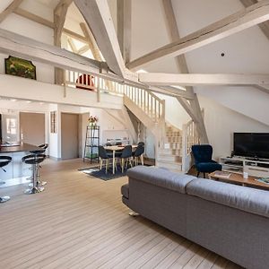 Appartement à 2 Chambres à Coucher