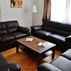 Appartement à 3 Chambres à Coucher