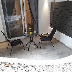 Kolonaki Luxury Backyard Studio