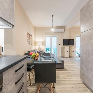 Modern Apartment Downtown Athens