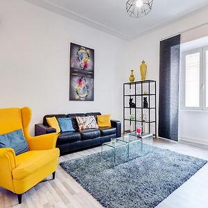 Appartement à 2 Chambres à Coucher