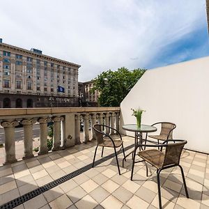 Kreschatik 21, With Terrace